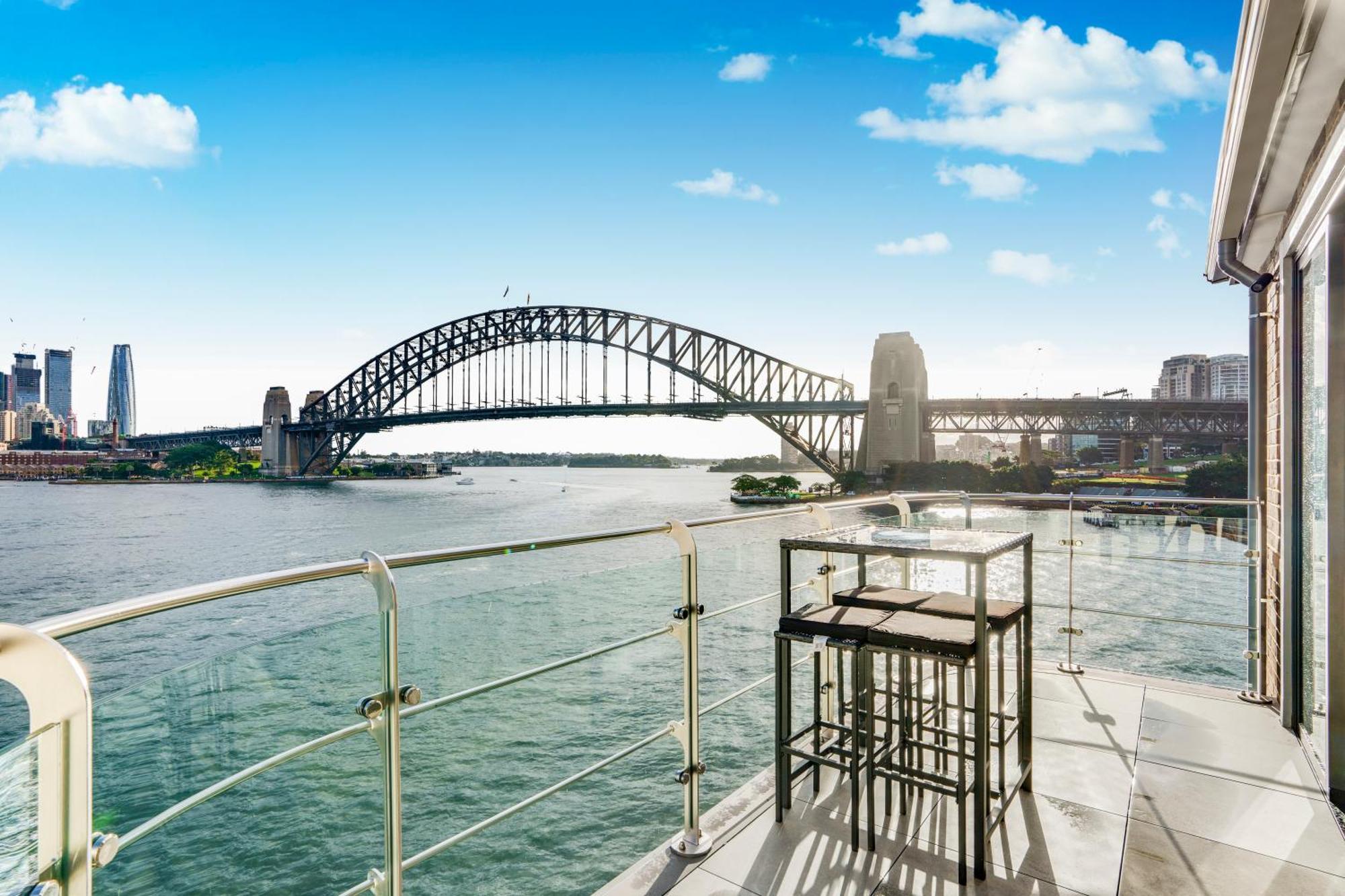 Phenomenal Harbour Bridge And Opera House Views! Apartment *